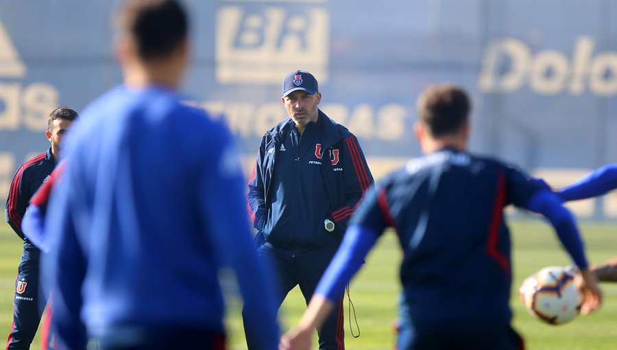 Hernán Caputto habría definido el once de la U para el clásico con Católica