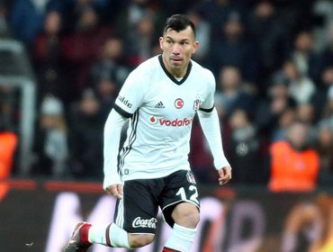 Gary Medel participó en claro triunfo del Besiktas sobre Goztepe en la liga turca