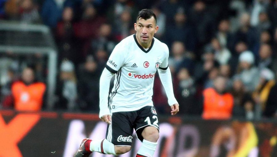 Gary Medel participó en claro triunfo del Besiktas sobre Goztepe en la liga turca