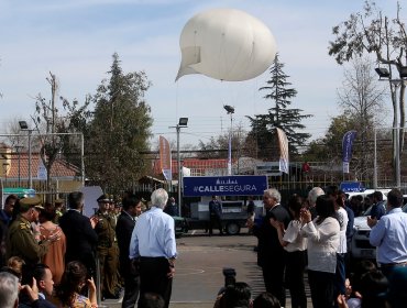 Piñera anunció ley antiencapuchados y presentó globo de televigilancia en Puente Alto