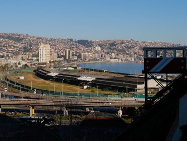 Jaime Perry denuncia "grave omisión" en estados financieros de Municipalidad de Valparaíso y desmiente que Sharp haya reducido el déficit