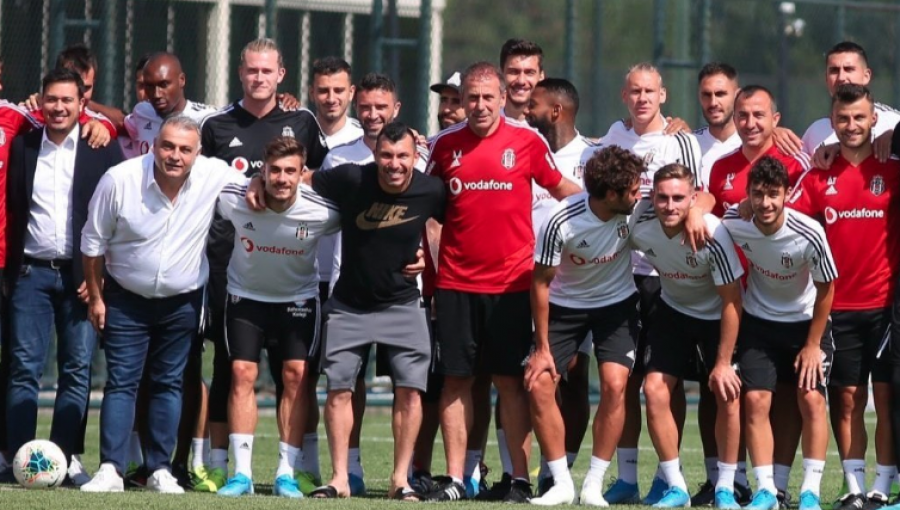 Gary Medel se despidió de sus compañeros del Besiktas: partiría a Italia