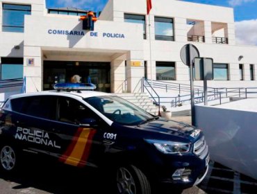 Policía de España detiene a ciudadano dominicano que fue sorprendido destruyendo nueve automóviles