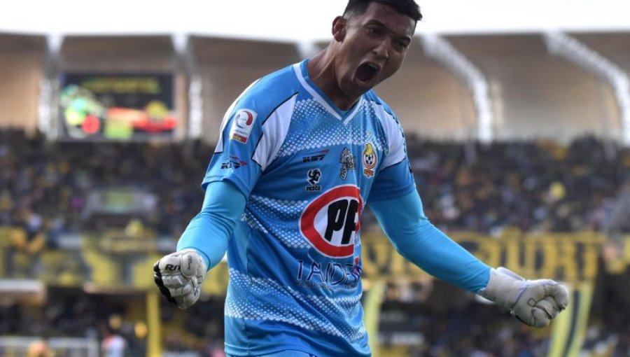 Arquero de Cobresal y récord de Paredes: "Pensamos en ganar y silenciar el Monumental"