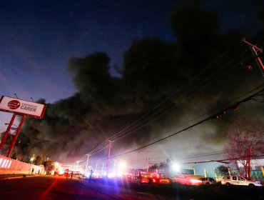 Incendio en San Bernardo obliga a suspender clases de educación física en la región Metropolitana