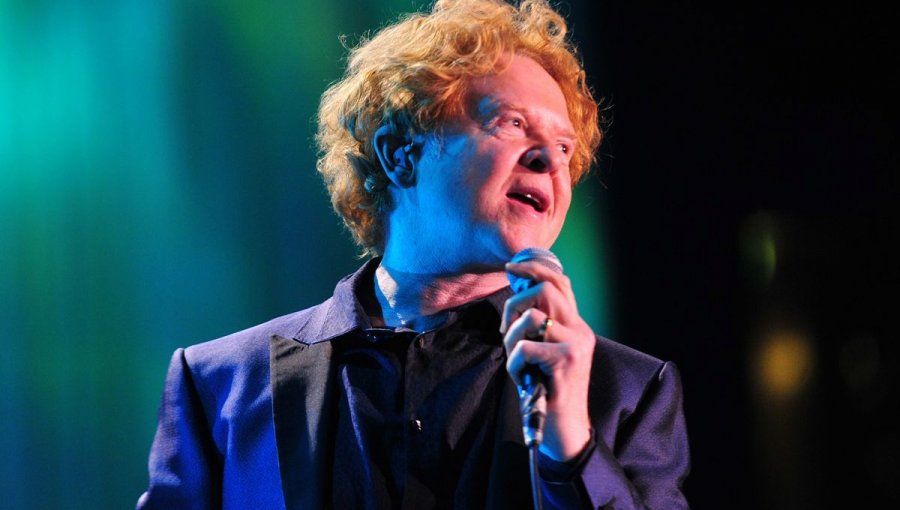 Simply Red regresa cuatro años después derrochando soul y funk en «Blue Eyed Soul»