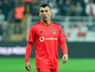 Bologna oficializa el fichaje de Gary Medel y destaca su experiencia y fuerza