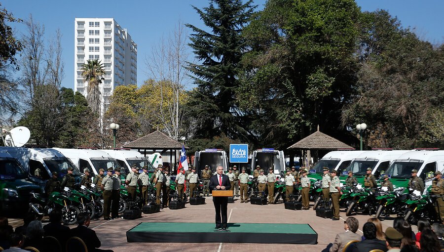 Entregan 11 retenes móviles para reforzar la seguridad en la región Metropolitana