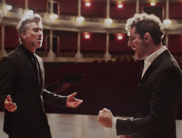 David Bisbal y Alejandro Fernández unen sus voces en el bolero ranchero «Abriré la puerta»