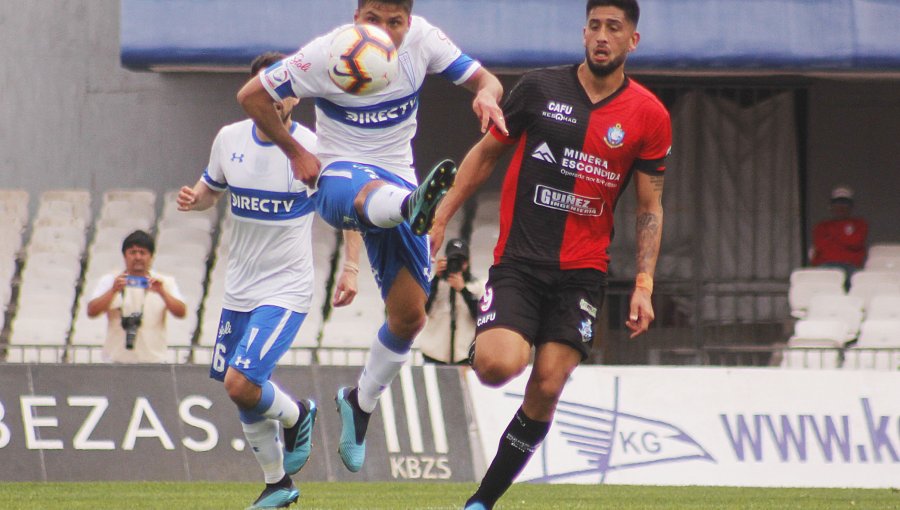 La UC derrotó a Antofagasta con un gol agónico y se escapó en la cima