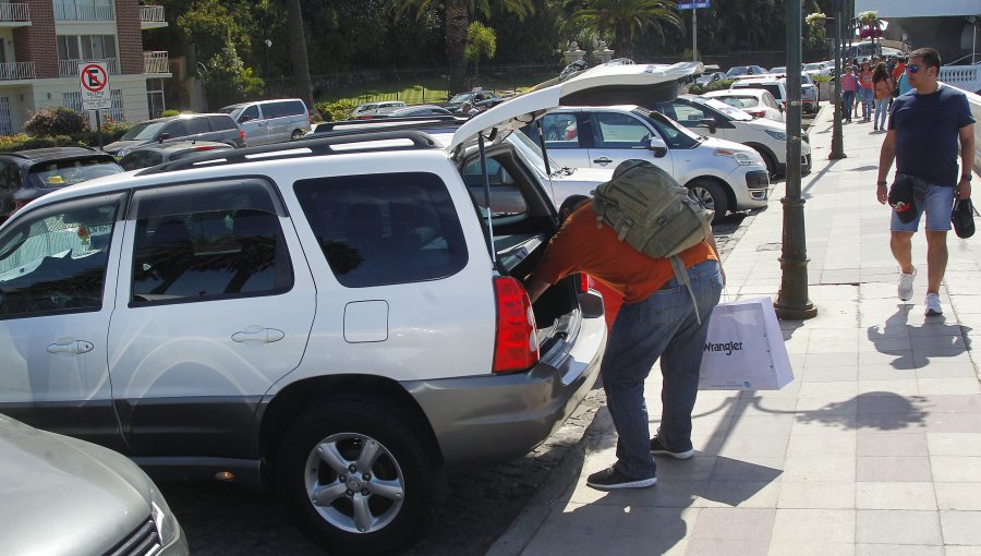 Proyecto aumenta multas por estacionar en espacios de discapacitados