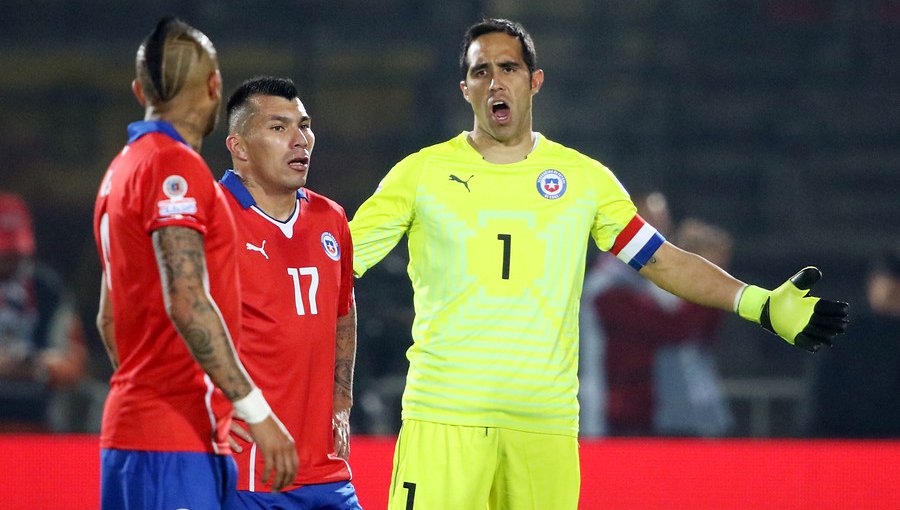 Claudio Bravo: "Cuando vuelvan las caras de siempre, habrá tiempo de hablar"