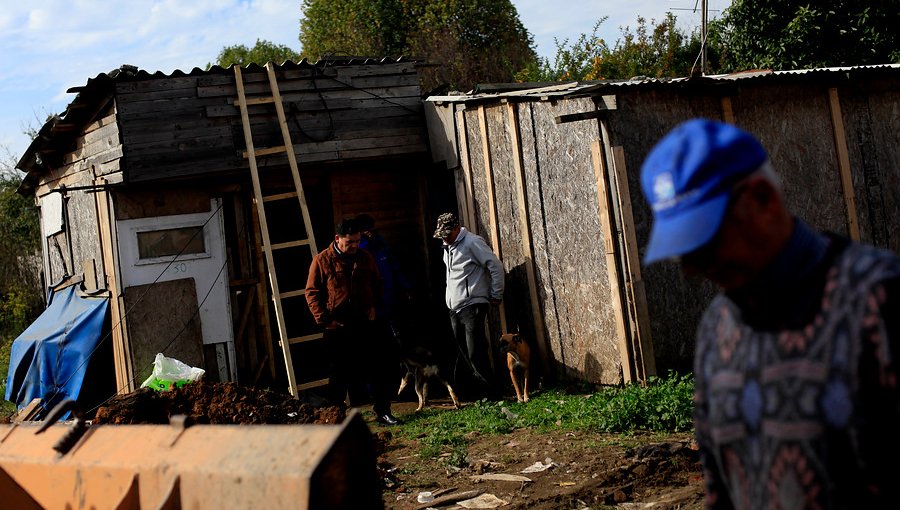 Ministerio de Vivienda determinó que 27% de los habitantes de campamentos son inmigrantes