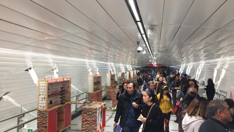 Metro lanzó en estación Universidad de Chile, "Mercado a un metro" para emprendedores