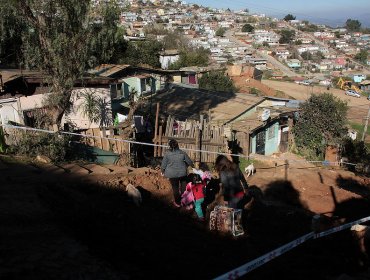 Concentración de viviendas al interior de campamentos aumentaron 49% en la región de Valparaíso