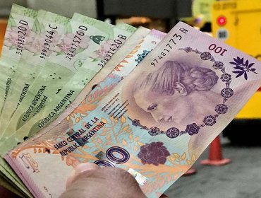 Peso argentino se aprecia un 3% frente al dólar, en el segundo día de los controles de divisas