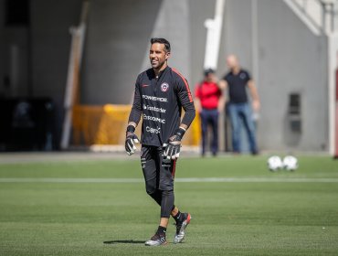 Los alegres Alexis y Bravo comandaron la práctica de la Roja en Los Ángeles