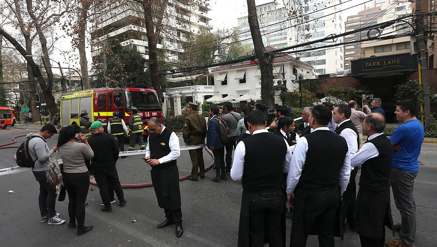 Incendio afectó a restaurante La Piccola Italia y generó alto caos vial en Providencia