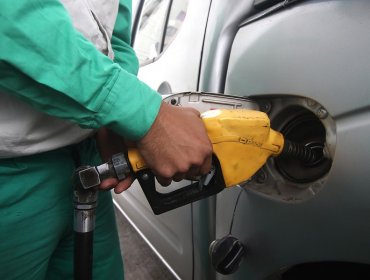 Precios de los combustibles experimentarán variación mixta desde este jueves