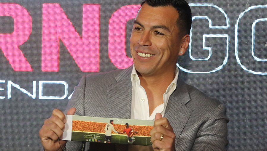 Esteban Paredes recibió homenaje del Sifup tras alcanzar récord de 'Chamaco' Valdés