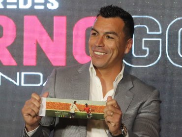 Esteban Paredes recibió homenaje del Sifup tras alcanzar récord de 'Chamaco' Valdés