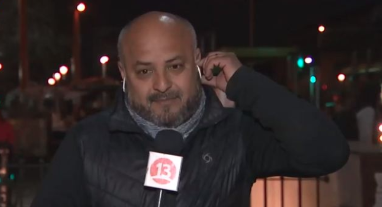 El periodista Miguel Acuña fue agredido durante protesta en el centro de Santiago