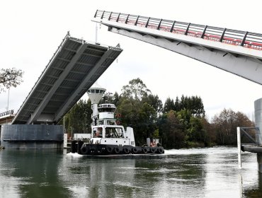 Puente Cau Cau: Empresa Azvi sostiene que Obras Públicas no cumplió sus obligaciones