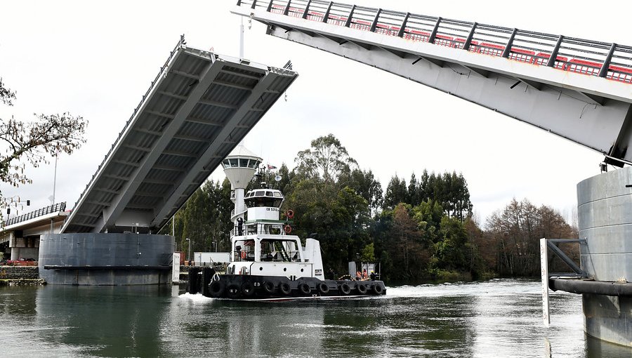 Puente Cau Cau: Empresa Azvi sostiene que Obras Públicas no cumplió sus obligaciones