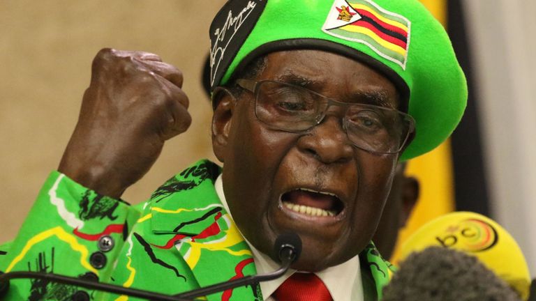 De "ícono de liberación" a dictador: A los 95 años falleció Robert Mugabe, ex presidente de Zimbabue