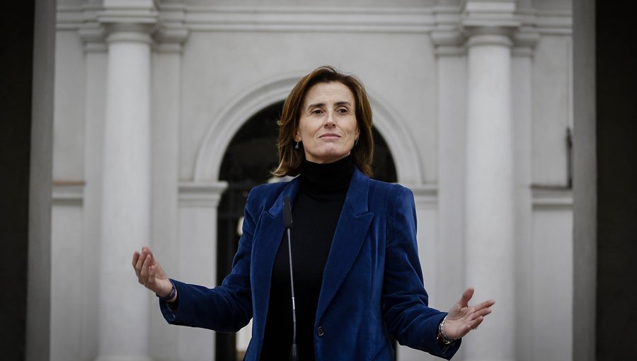 Ministra de Educación reitera que acusación constitucional "se fundamenta en hechos falsos"