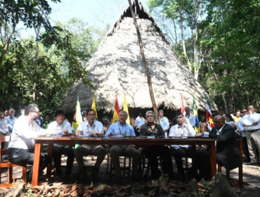 Cumbre en Colombia: Países amazónicos firman pacto de trabajo para protegerla de incendios forestales