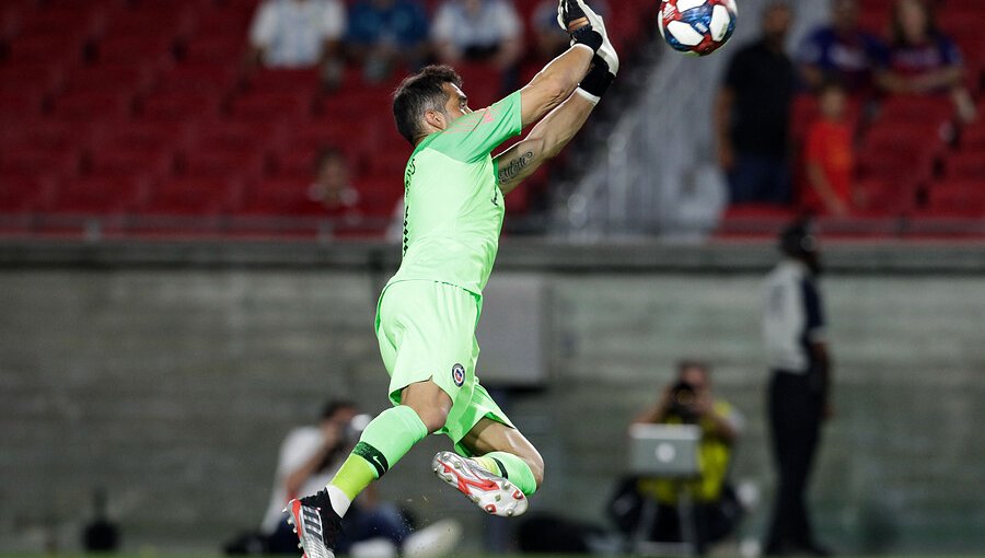 Claudio Bravo y su regreso a la Roja: "Uno está más vigente que nunca"