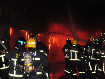 Quemaron bodegas de empresa Colbún y amenazaron a trabajadores con armas