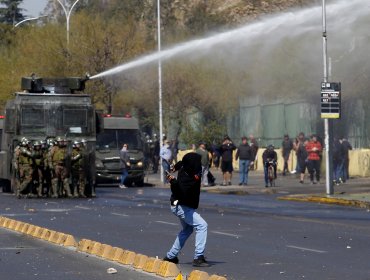 Barricadas y encapuchados opacan romería en homenaje a víctimas de la dictadura