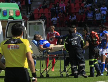 "Gato" Silva fue sacado en ambulancia al sufrir una fractura de tibia y peroné