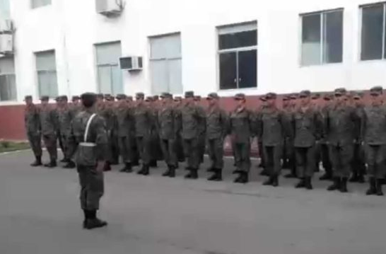Rinden homenaje no autorizado a escoltas que murieron en atentado a Pinochet