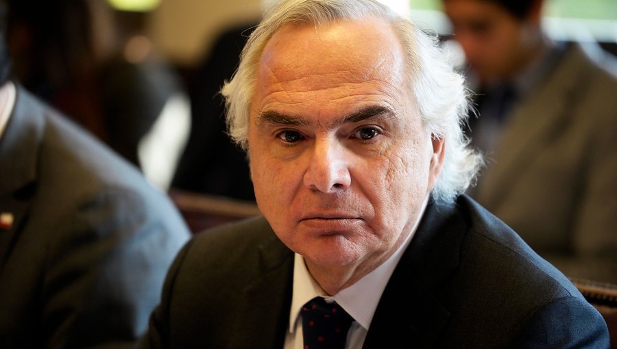 Ministro Chadwick señala que el Gobierno es partidario del matrimonio heterosexual