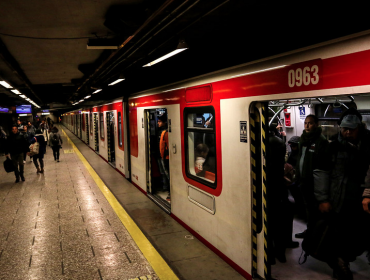 Líneas 1, 2 y 6 del Metro de Santiago funcionarán hasta las 00:30 horas por Fiestas Patrias