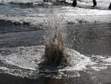 Reportan posible fisura del ducto de descarga de agua de enfriamiento de AES Gener en Puchuncaví