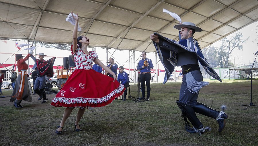 Inician celebraciones de Fiestas Patrias con tijerales en el Parque O'Higgins