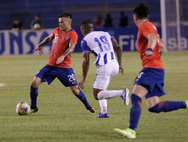 Charles Aránguiz habría rechazado ser el capitán de la Roja ante Honduras