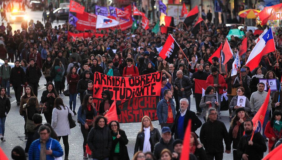 Marcha conmemorativa del 11 de septiembre terminó con incidentes aislados en Valparaíso