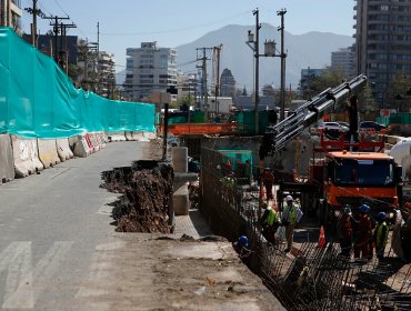 Concesionaria culpó a las lluvias de este miércoles por el socavón en Vespucio Oriente