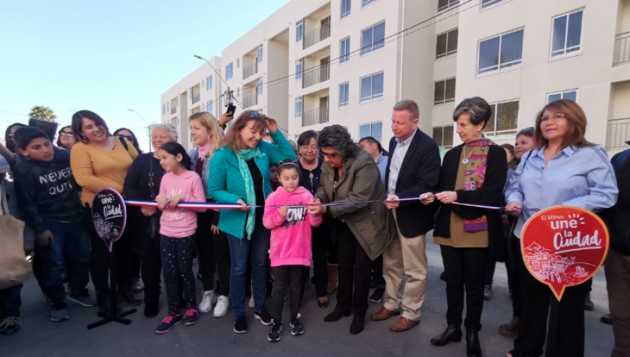 Inauguran conjunto habitacional que beneficia a 160 familias de Viña del Mar