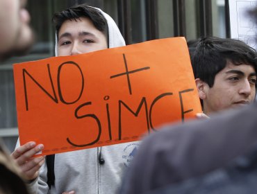 Avanza en el Senado proyecto que elimina publicidad del Simce por colegios