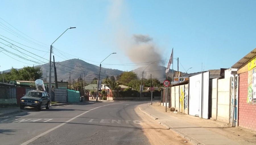 Una vivienda completamente destruida dejó un incendio estructural en Villa Alemana