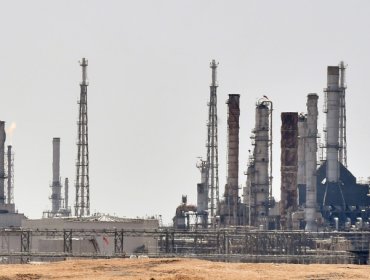 Precio del petróleo se dispara tras los ataques a refinerías en Arabia Saudita