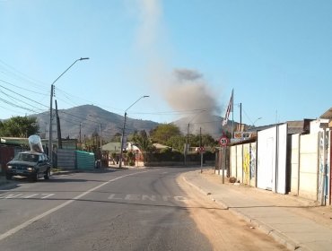 Una vivienda completamente destruida dejó un incendio estructural en Villa Alemana