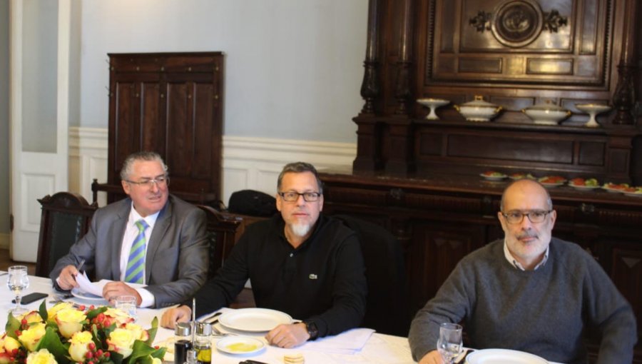Senador Lagos Weber llamó al Gobierno a "hacer un esfuerzo por llegar a un entendimiento" en la reforma tributaria