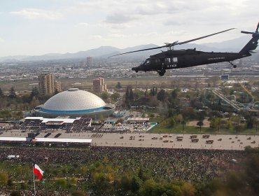 FACh celebró en la Parada Militar 90 años de su primer desfile aéreo